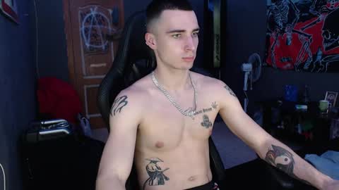 Eduar online show from December 29, 3:13 pm