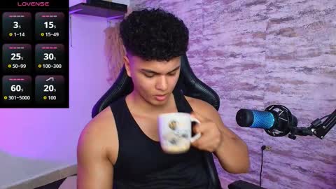 Snapshot of edward__clarck chatting on October 2, 2:32 am EDWARD CLARCK online show from October 2, 2:32 am