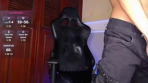 Snapshot of edy_play chatting on October 1, 4:55 am edy_play online show from October 1, 4:55 am
