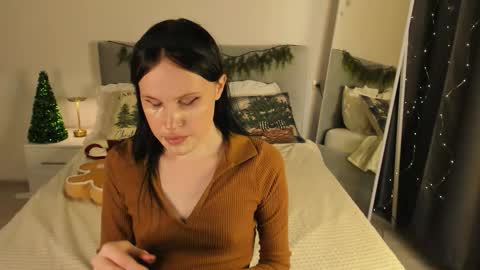 Effie Mur online show from December 17, 10:38 pm