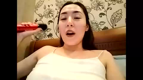 Effy online show from April 18, 7:07 pm