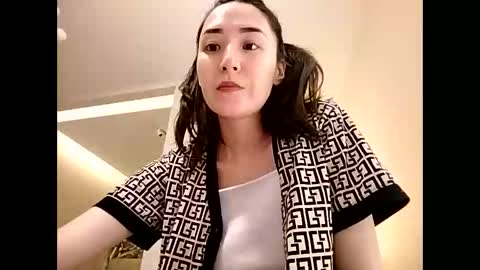 Effy online show from February 12, 4:43 pm