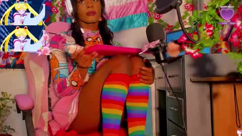 Snapshot of effy_marinn chatting on October 21, 2:43 pm effy_marinn online show from October 21, 2:43 pm