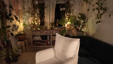Effy online show from August 9, 1:38 am