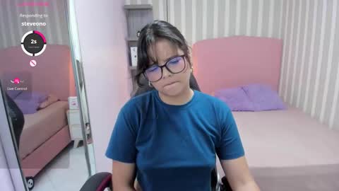  E F F Y  online show from March 3, 7:21 pm