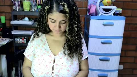 efy_lopez online show from April 12, 2:15 am