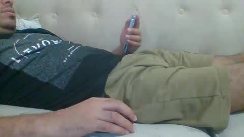 Snapshot of egyman2022 chatting on February 17, 7:33 pm Im momo 35 Egyptian at Dubai online show from February 17, 7:33 pm