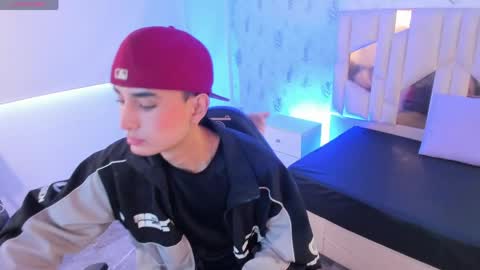 eidan_tay online show from May 19, 12:34 pm