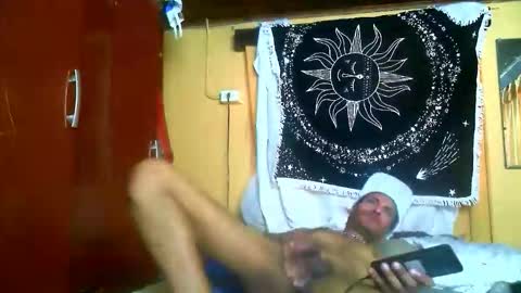 eiddwar online show from February 15, 10:25 am