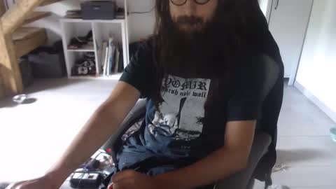 eighthundredeightyeight online show from May 29, 8:34 am