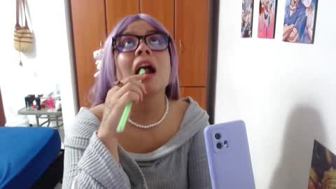 eimy_saenzz online show from January 11, 11:00 pm