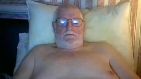 Snapshot of eketman1964 chatting on October 31, 10:54 pm eketman1964 online show from October 31, 10:54 pm