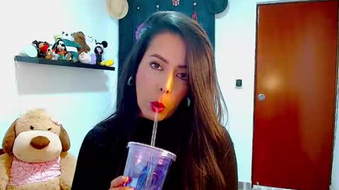 Snapshot of ela_3611 chatting on December 1, 8:22 pm ela_3611 online show from December 1, 8:22 pm