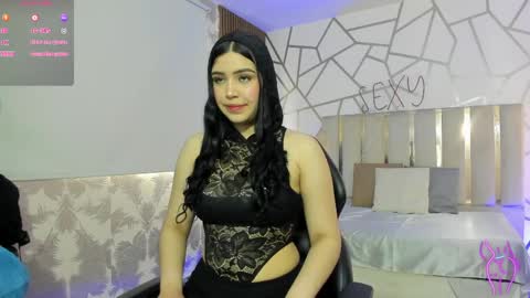 ela_tay1 online show from April 6, 7:26 pm