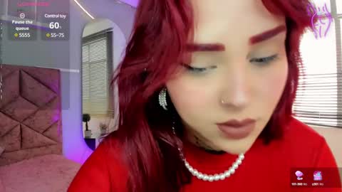 Snapshot of elaia_muller chatting on February 18, 12:39 pm Elaia online show from February 18, 12:39 pm