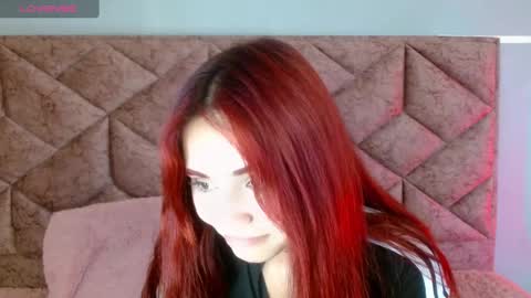 Snapshot of elaia_muller chatting on March 12, 3:18 pm Elaia online show from March 12, 3:18 pm