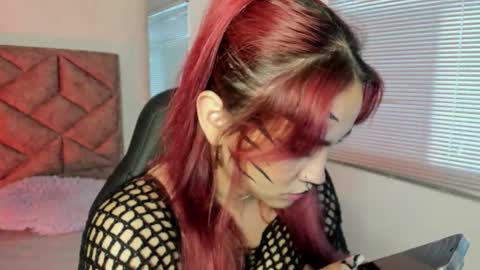 Snapshot of elaia_muller chatting on October 22, 8:32 pm Elaia online show from October 22, 8:32 pm