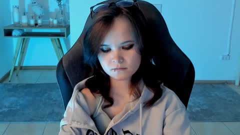 Your sweet girl online show from February 5, 4:27 am