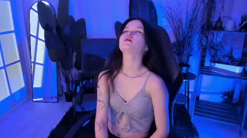 Your sweet girl online show from July 6, 7:49 pm