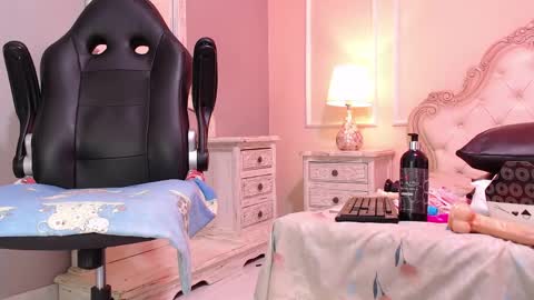 ElaineLaurent online show from May 23, 4:19 am