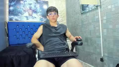 Elan Giralon online show from March 6, 1:15 am