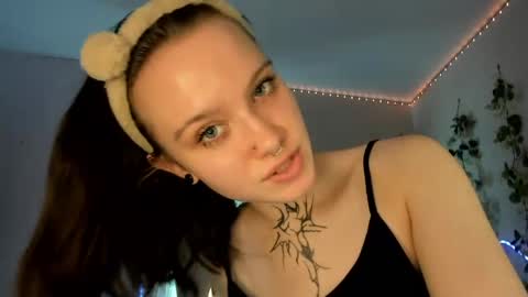 elastikiss online show from April 10, 8:30 am