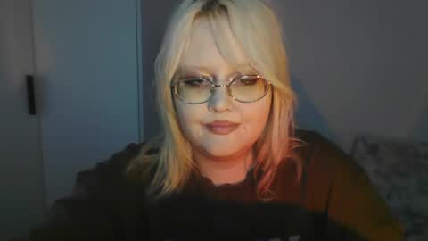 elayne_sweet online show from May 21, 6:31 am