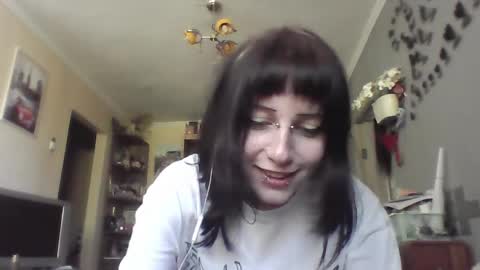 Lia online show from May 4, 1:06 pm