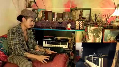 Snapshot of eleazar_blake chatting on October 3, 2:32 am Sir Eleazar online show from October 3, 2:32 am