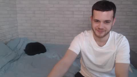 Snapshot of electric_smile chatting on February 16, 1:27 pm Alex online show from February 16, 1:27 pm