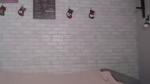 Snapshot of electric_smile chatting on December 28, 8:04 pm Alex online show from December 28, 8:04 pm