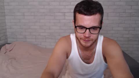 Snapshot of electric_smile chatting on September 19, 2:32 pm Alex online show from September 19, 2:32 pm