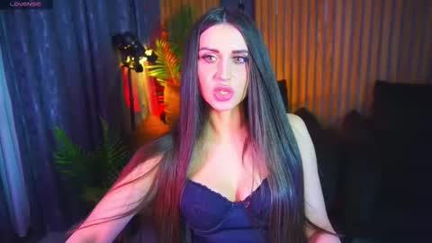 elegant_mysterious online show from February 28, 11:42 pm