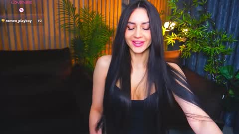 elegant_mysterious online show from October 26, 8:41 pm