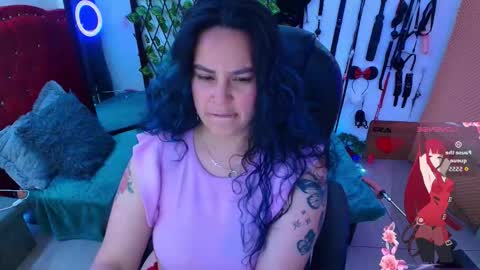 Snapshot of elektra_32 chatting on October 14, 5:21 am elektra online show from October 14, 5:21 am