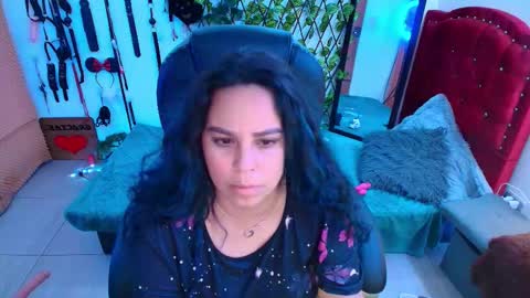 Snapshot of elektra_32 chatting on October 19, 7:02 am elektra online show from October 19, 7:02 am