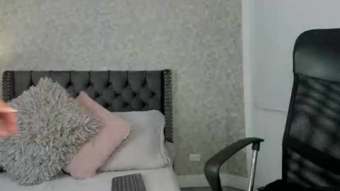 Elektraaa  online show from April 10, 1:16 pm