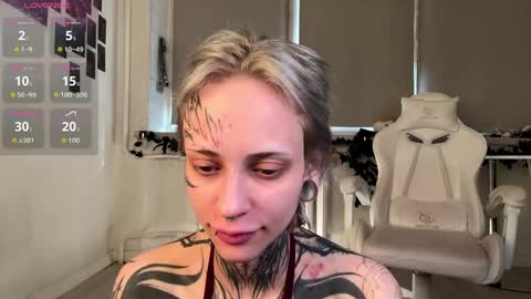 Mia online show from May 10, 1:39 pm