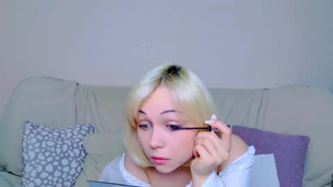 elenamonroe_ online show from May 7, 5:14 am