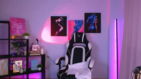 elenamonroe_ online show from February 24, 4:04 am