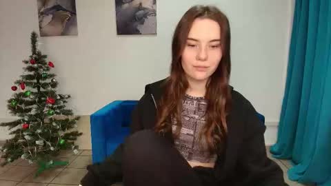 elenaoconar online show from December 3, 10:05 am