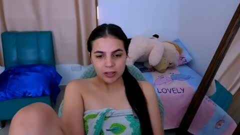 Snapshot of elenna_hotx chatting on October 2, 8:18 pm agnes online show from October 2, 8:18 pm