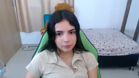 Snapshot of elenna_hotx chatting on March 5, 6:01 pm agnes online show from March 5, 6:01 pm