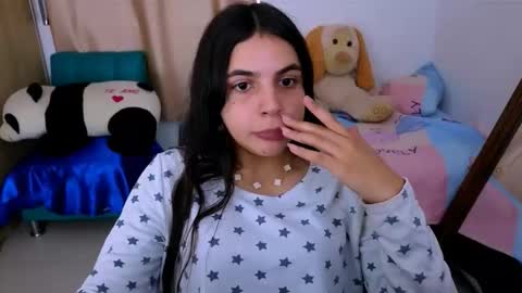Snapshot of elenna_hotx chatting on October 6, 6:48 pm agnes online show from October 6, 6:48 pm