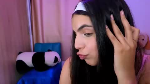 Snapshot of elenna_hotx chatting on September 26, 12:51 am agnes online show from September 26, 12:51 am