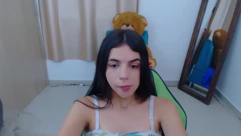Snapshot of elenna_hotx chatting on February 15, 5:39 pm agnes online show from February 15, 5:39 pm