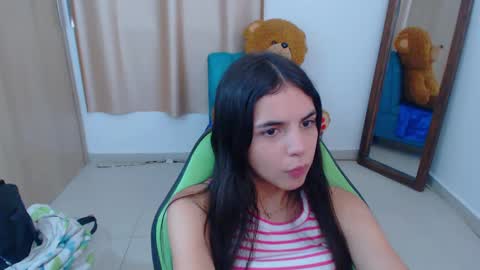 Snapshot of elenna_hotx chatting on February 21, 5:42 pm agnes online show from February 21, 5:42 pm