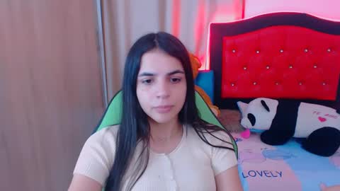 Snapshot of elenna_hotx chatting on February 1, 12:51 am agnes online show from February 1, 12:51 am