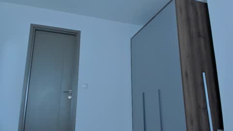 Snapshot of eleonora_linn_ chatting on February 9, 12:19 pm Eleonora online show from February 9, 12:19 pm