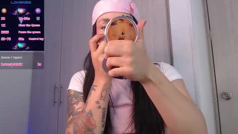Snapshot of eleven_diamond chatting on February 11, 3:29 pm Millie bobby online show from February 11, 3:29 pm